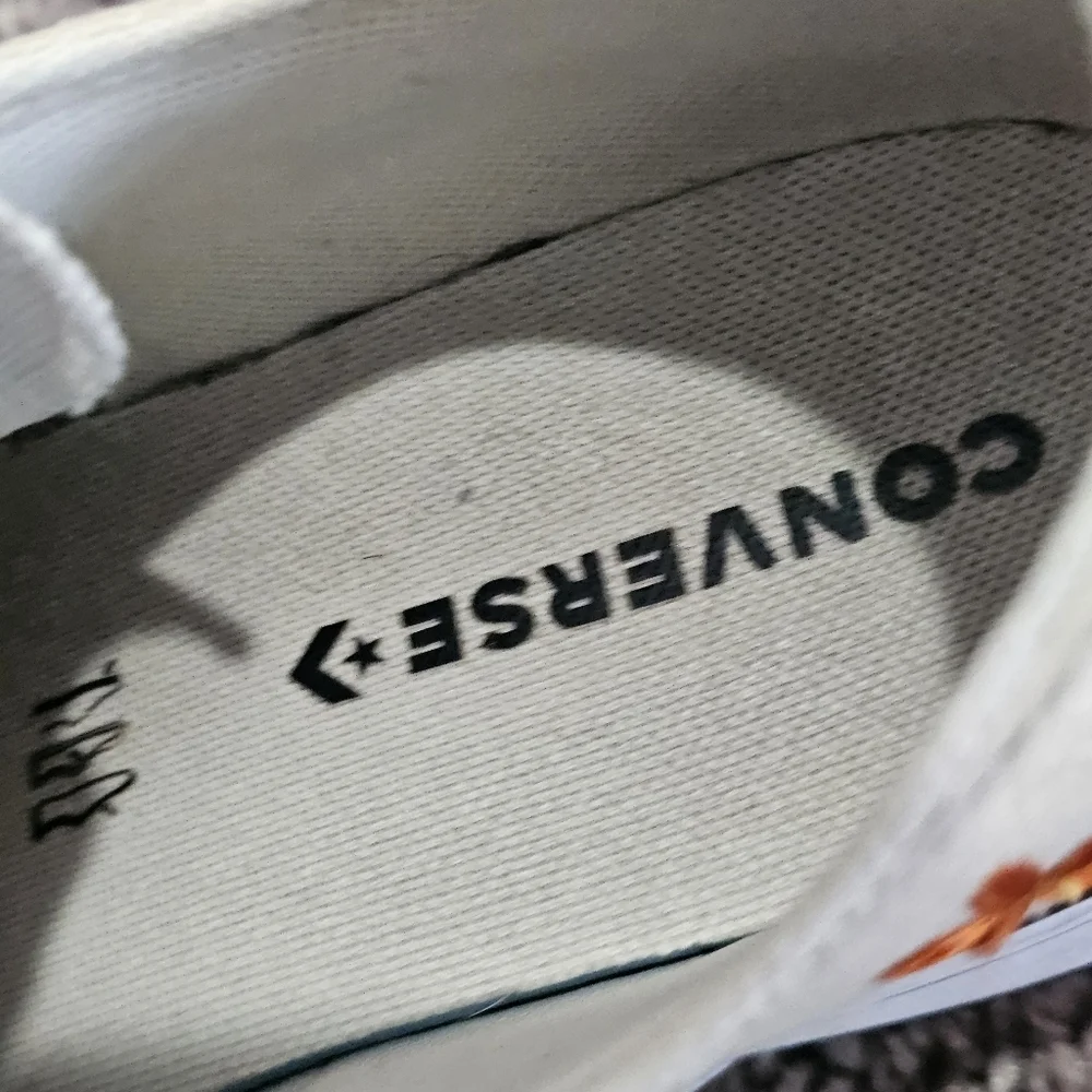 Converse image shows